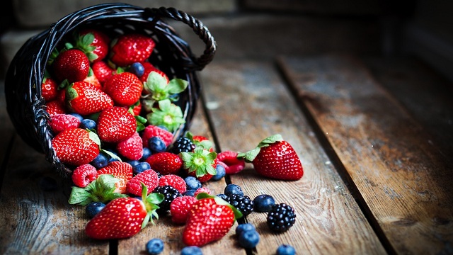 berry | foods for elderly people