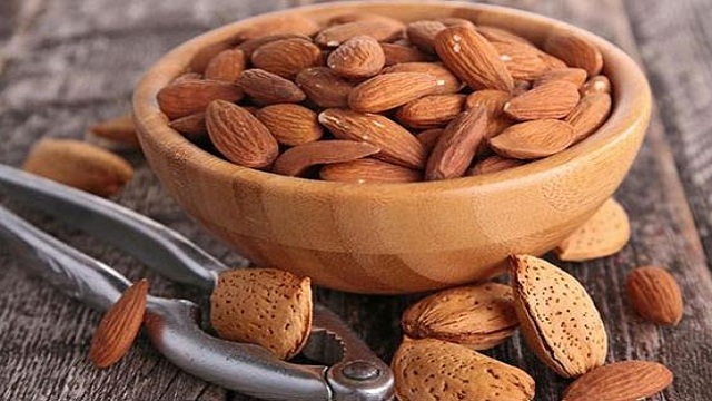 almonds | best foods for pregnancy